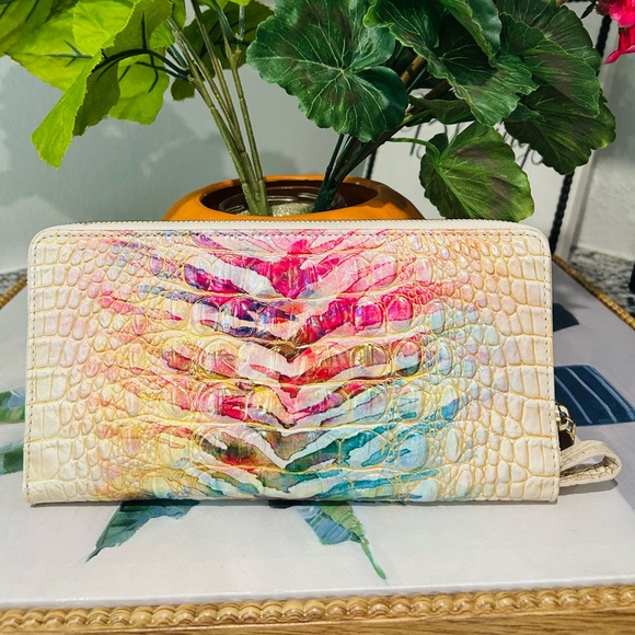 Brahmin Entice Skyler
